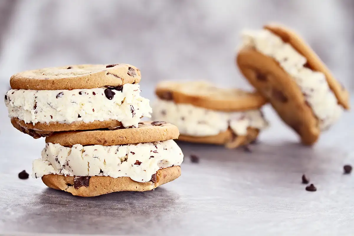 cream filled cookies